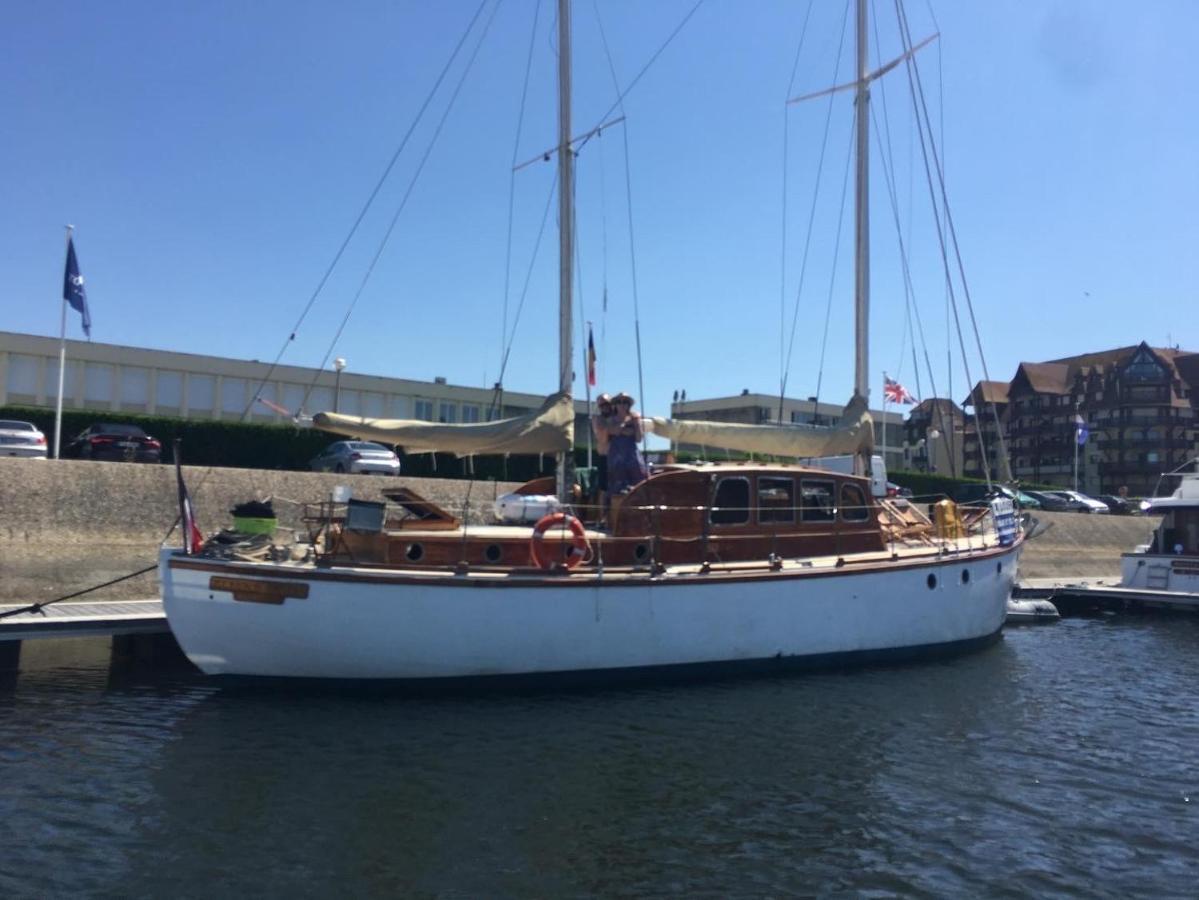 Port Deauville Yacht Vintage Εξωτερικό φωτογραφία