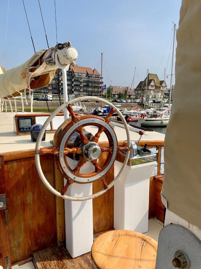 Port Deauville Yacht Vintage Εξωτερικό φωτογραφία