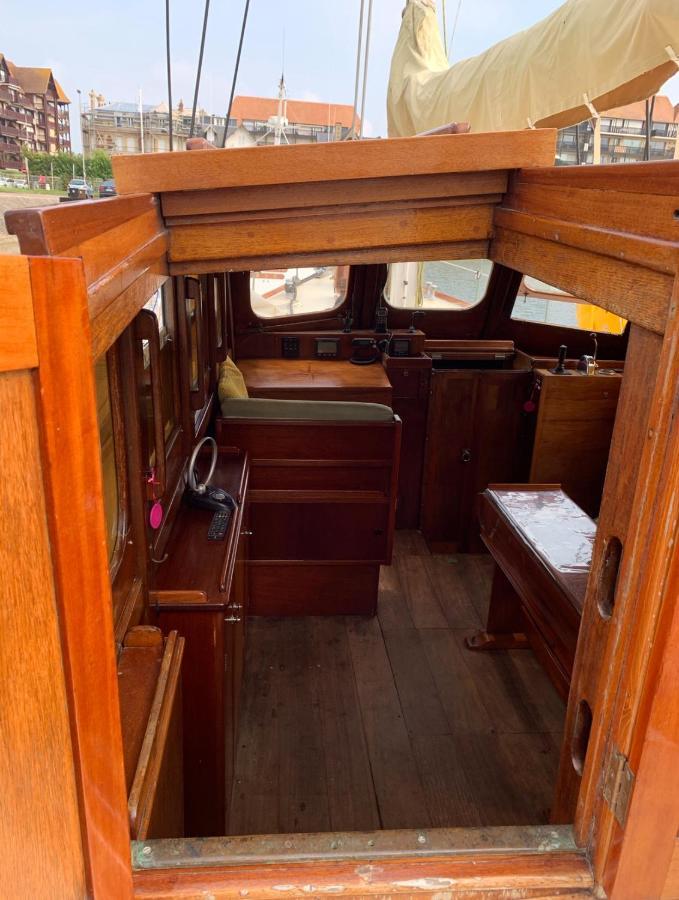 Port Deauville Yacht Vintage Εξωτερικό φωτογραφία