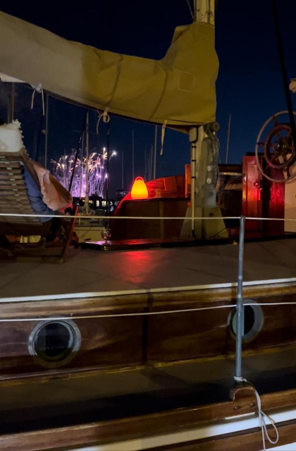 Port Deauville Yacht Vintage Εξωτερικό φωτογραφία